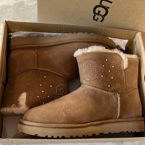 UGG Mini Boot size 8